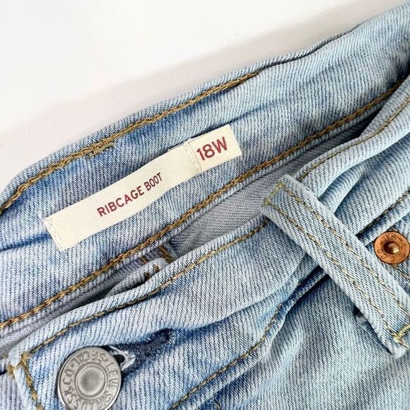 Levi's Ribcage Boot Cut Jeans Womens 18W Blue Cotton Blend Light Washed - Picture 5 of 9
